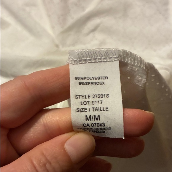 Elegant White Eyelet V-Neck Tank Top - Picture 3 of 8